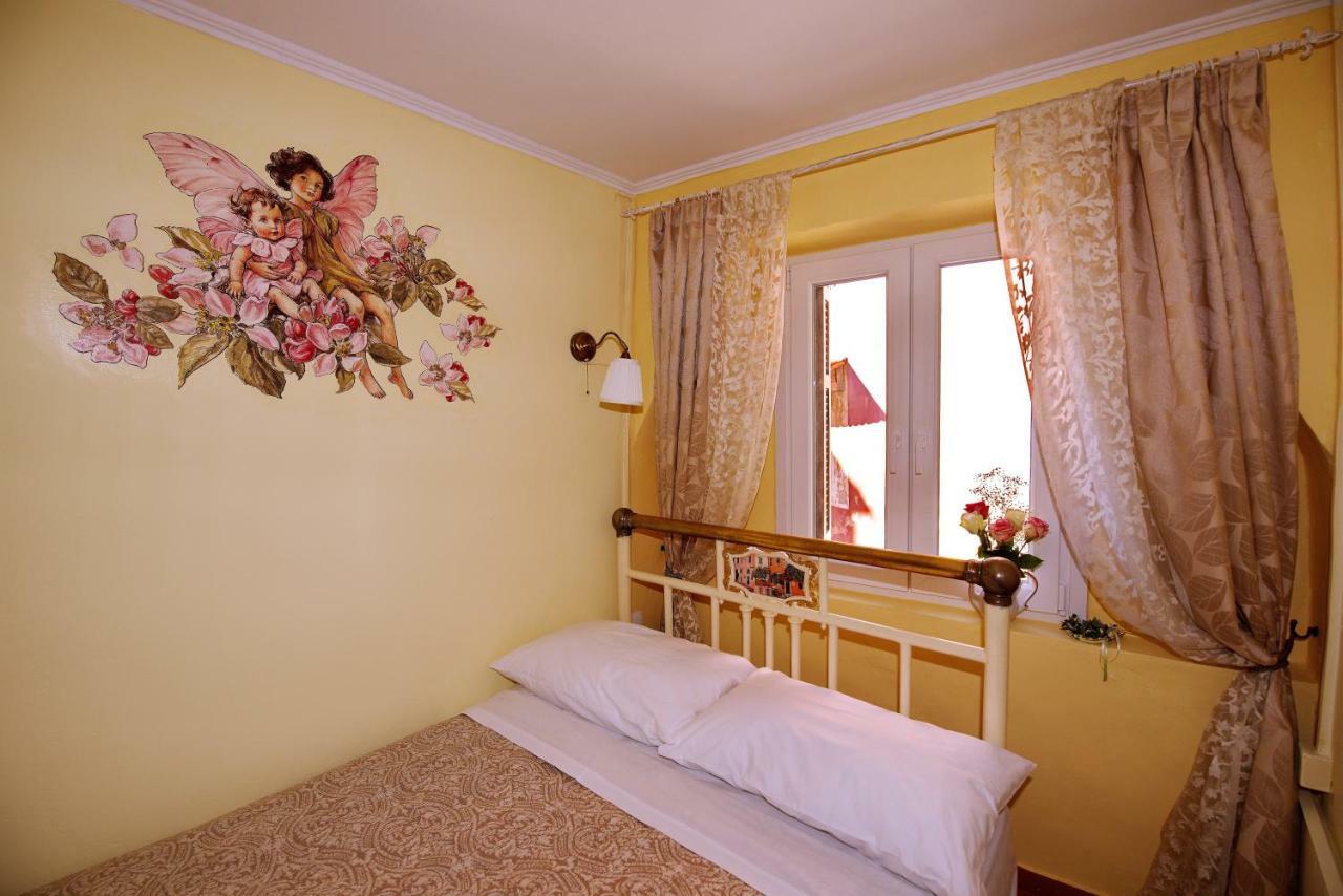 Venetian Well Cozy Corfu Old Town Corfu (city)